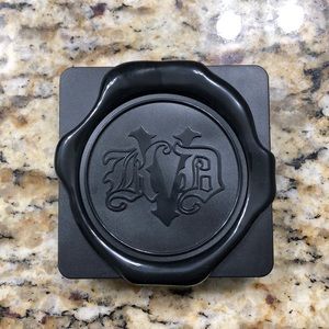 KVD Lock- it Powder Foundation